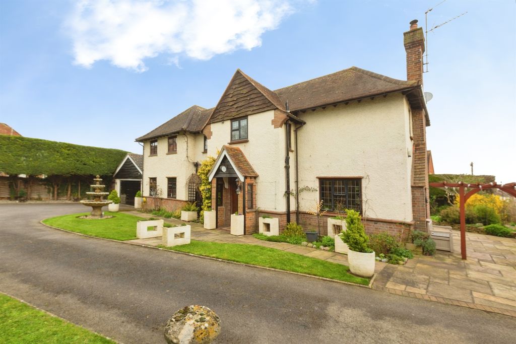 Additional image 30 of 4 bed detached house for saleParsons Lane, Bierton, Aylesbury HP22