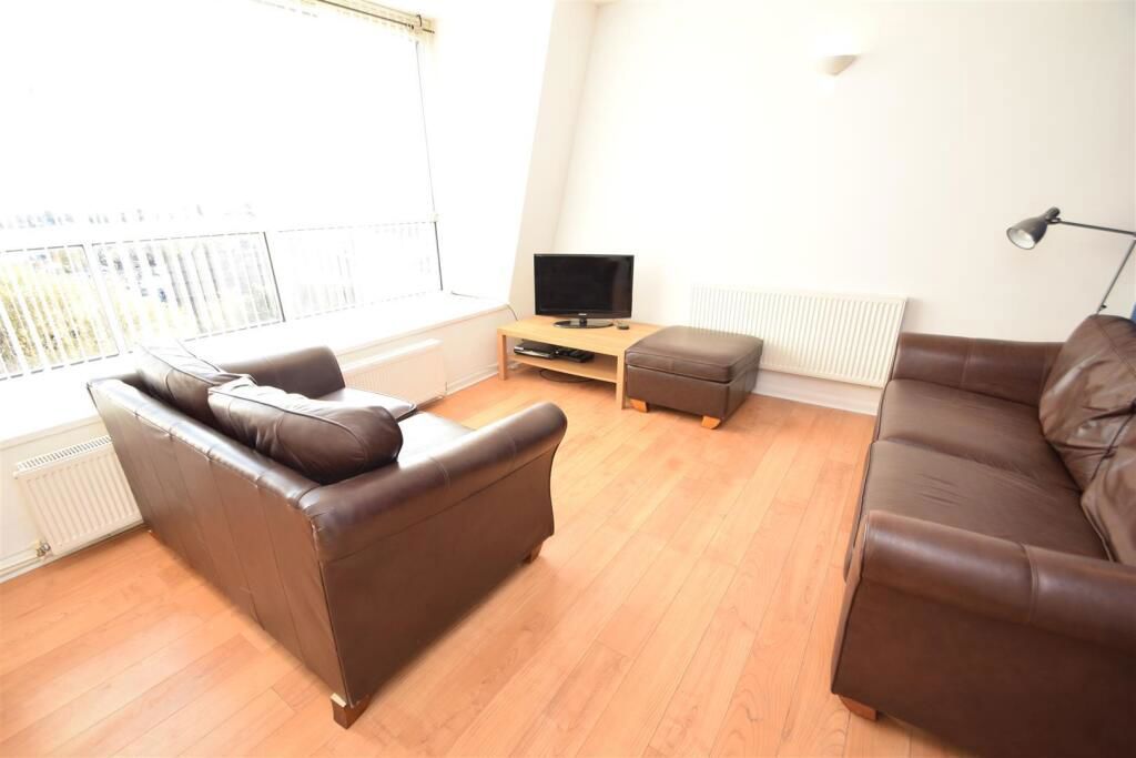 Additional image 3 of 2 bed flat for salePensby Road, Heswall, Wirral CH60