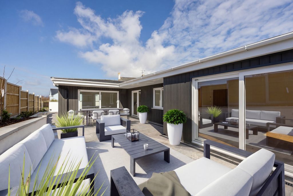 2 bed bungalow for saleRobergerie, St. Sampson, Guernsey GY2