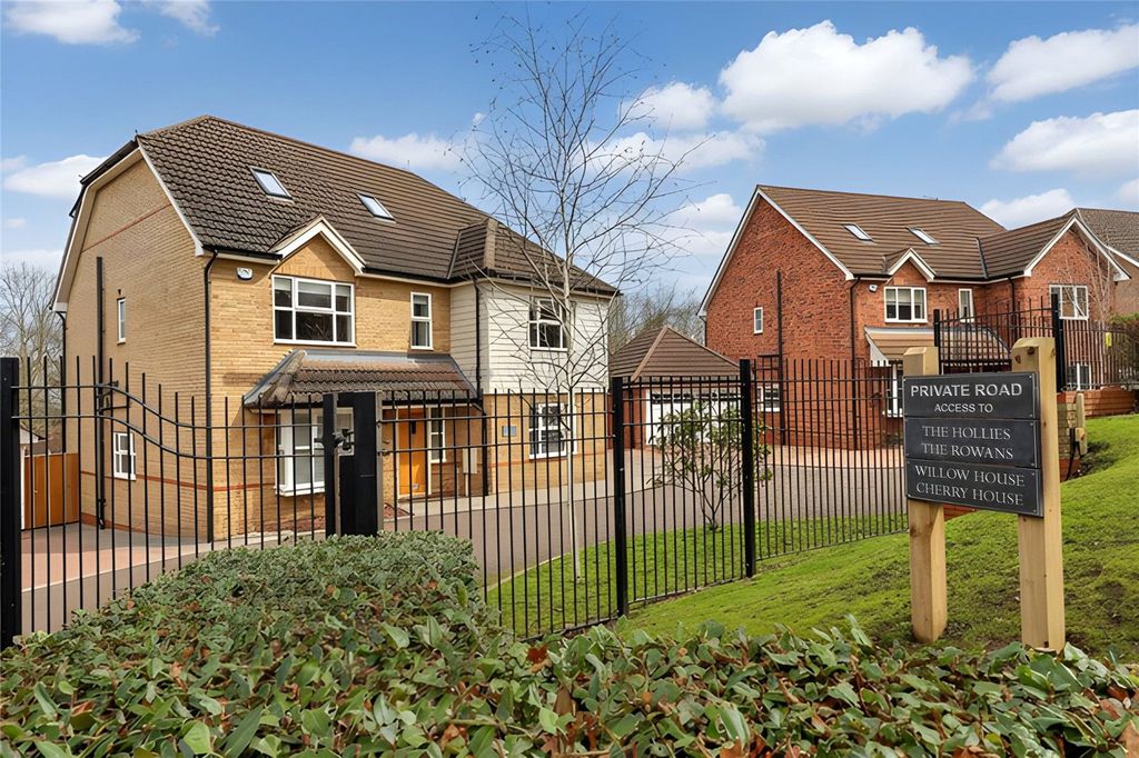 5 bed detached house for saleLee Chapel Lane, Langdon Hills, Basildon, Essex SS16
