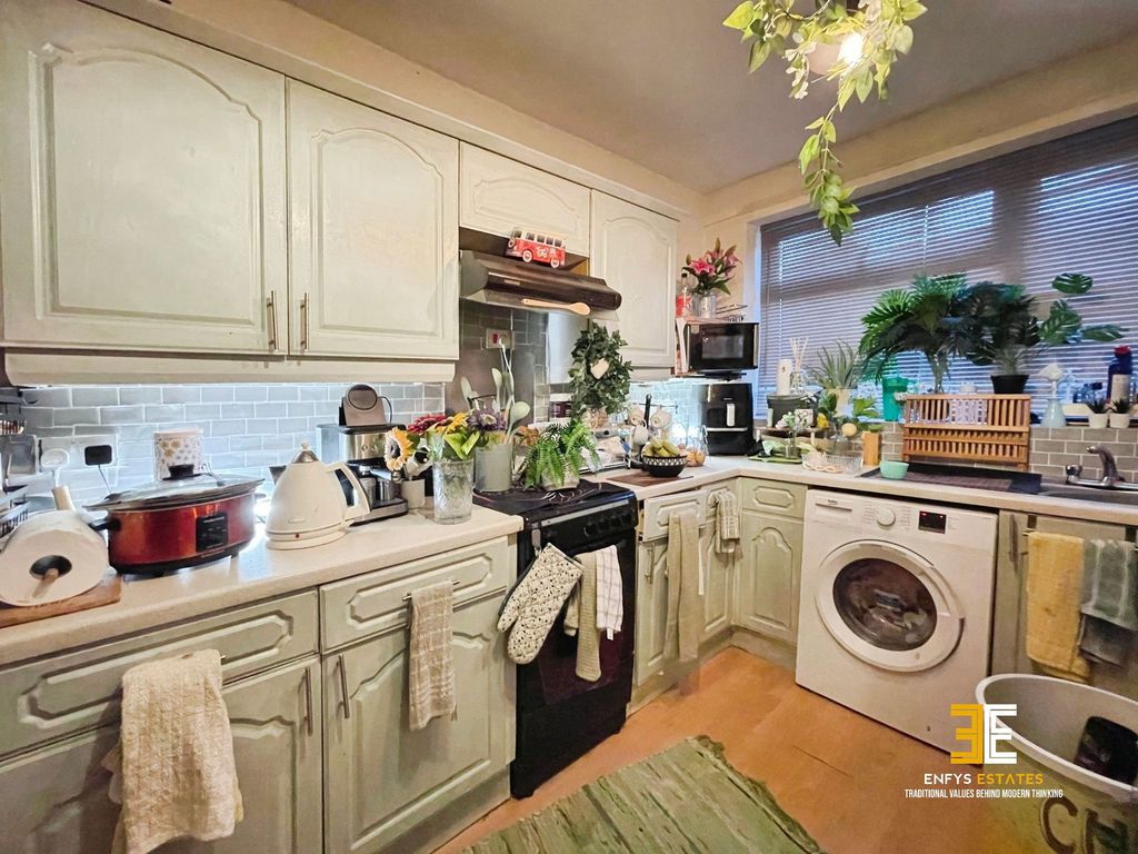 Additional image 5 of 2 bed flat for saleShamrock Court, Deganwy, Conwy LL31