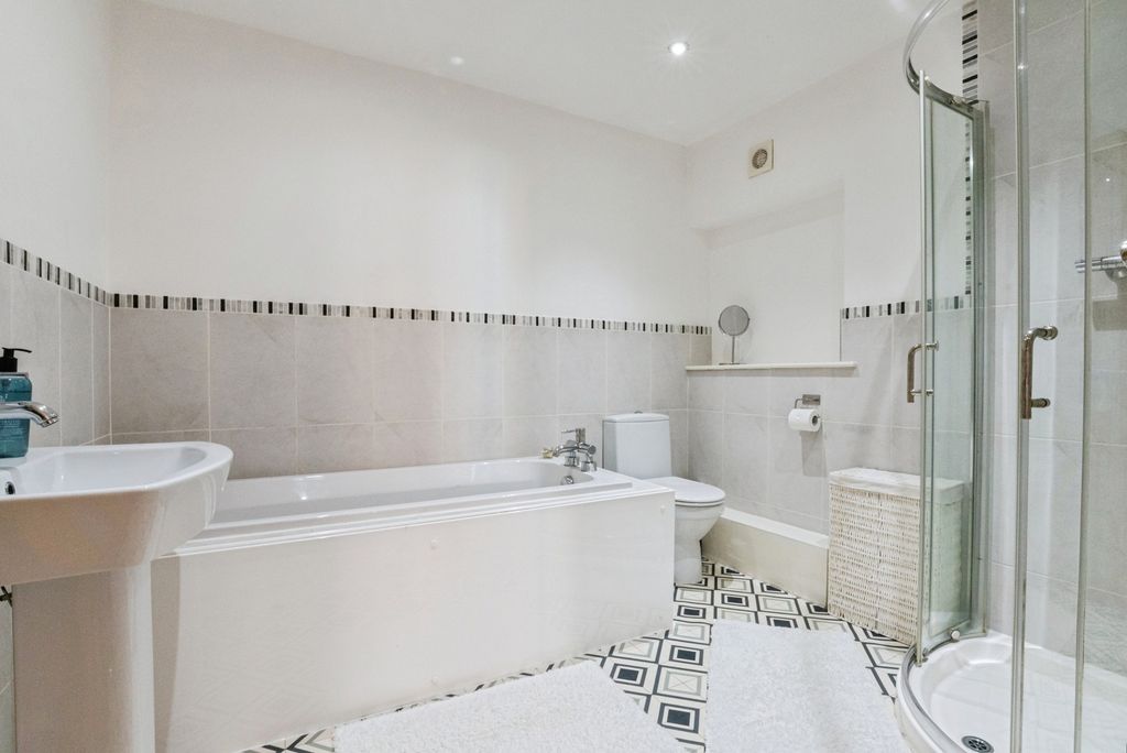 Additional image 12 of 2 bed flat for saleNorth Promenade, Lancashire FY8
