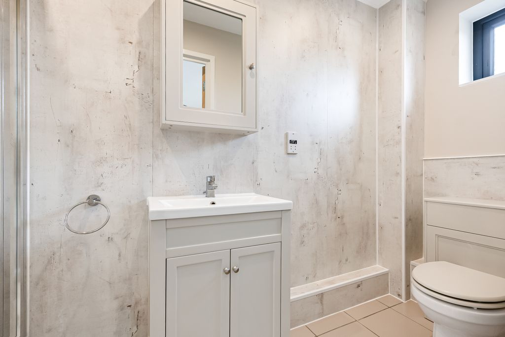 Additional image 9 of 2 bed flat for saleSheldon Way, Berkhamsted HP4