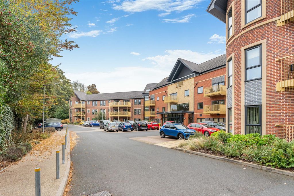 Additional image 11 of 2 bed flat for saleBath Road, Banbury OX16