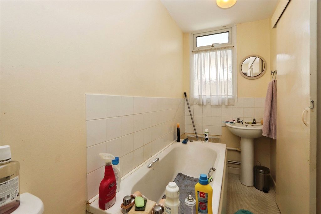 Additional image 7 of 1 bed flat for saleButtgarden Street, Bideford, Devon EX39