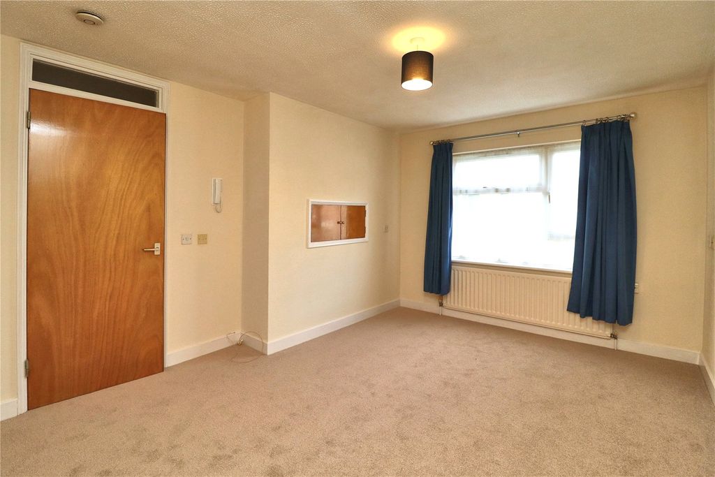 Additional image 3 of 2 bed flat for saleWoking, Surrey GU21