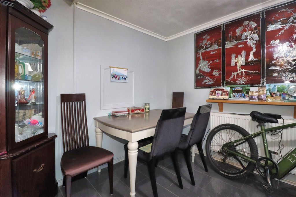Additional image 4 of 2 bed maisonette for saleWoking, Surrey GU21