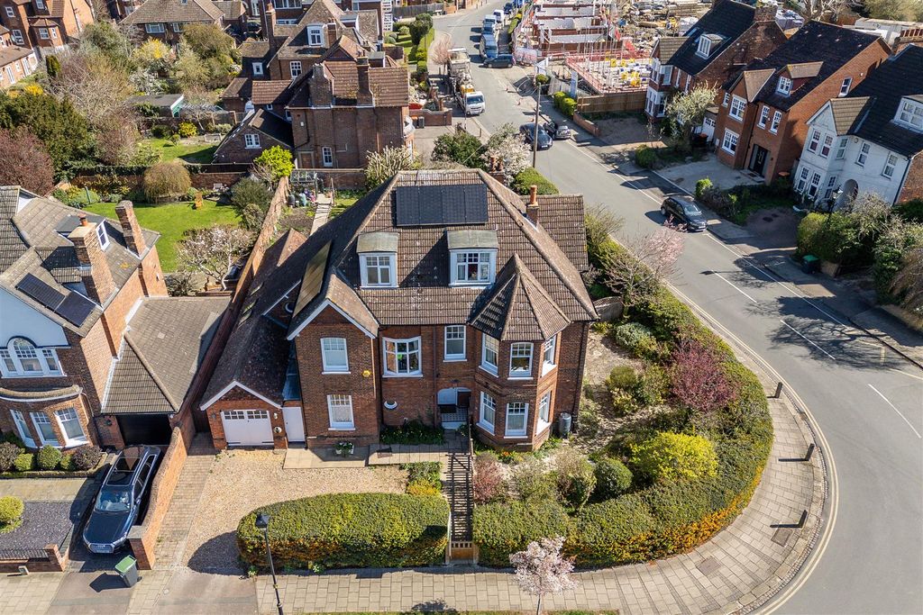 Additional image 27 of 6 bed detached house for salePemberley Avenue, Bedford MK40