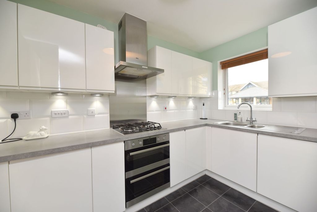 Additional image 7 of 2 bed flat for saleSullivan Court, Biggleswade SG18