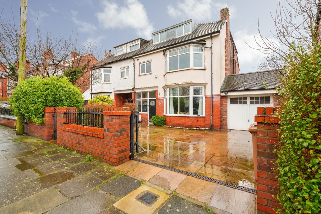 5 bed semi-detached house for saleWestbank Road, Birkenhead CH42