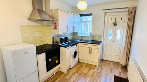 Hendon Way, London NW2, Studio to rent