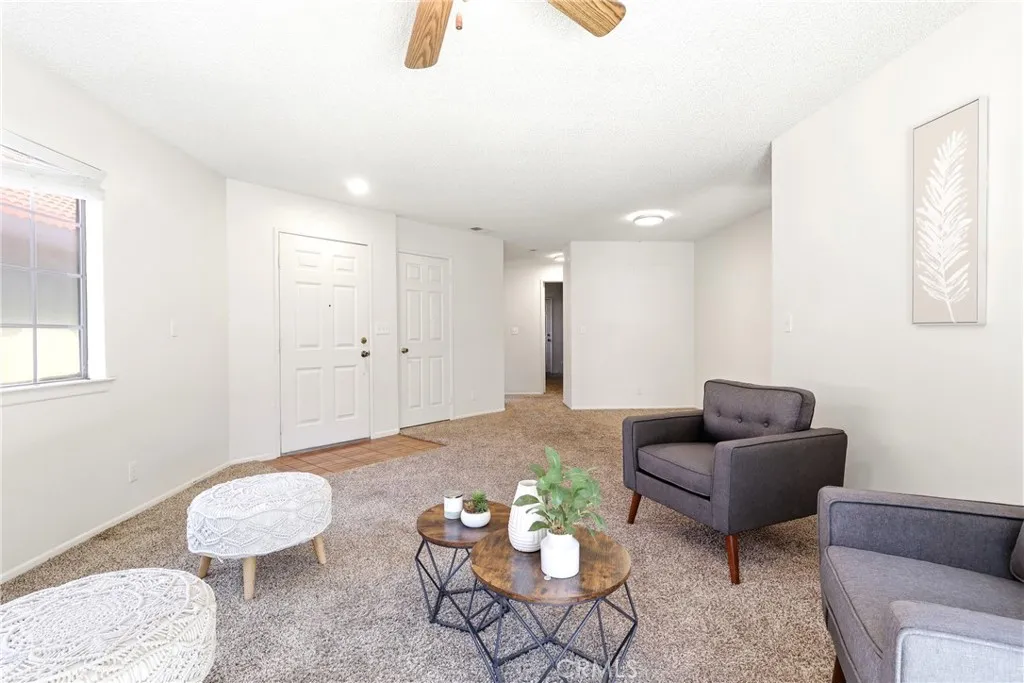19077 Elm Dr, Apple Valley, CA 92308 photo 4