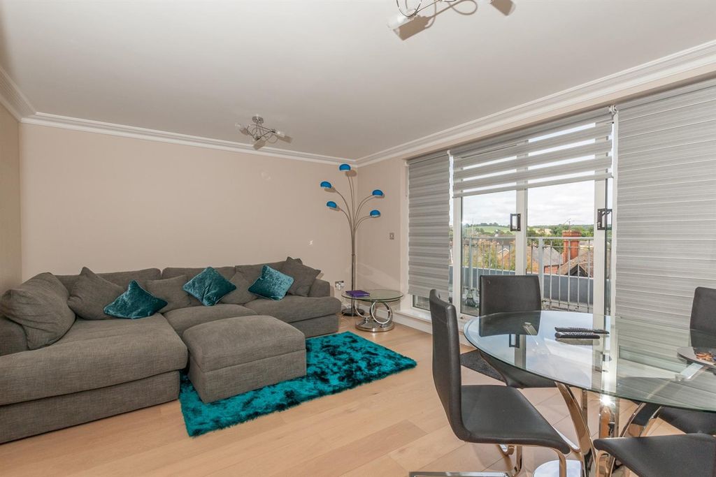 Additional image 6 of 2 bed flat for saleHigh Street, Berkhamsted HP4