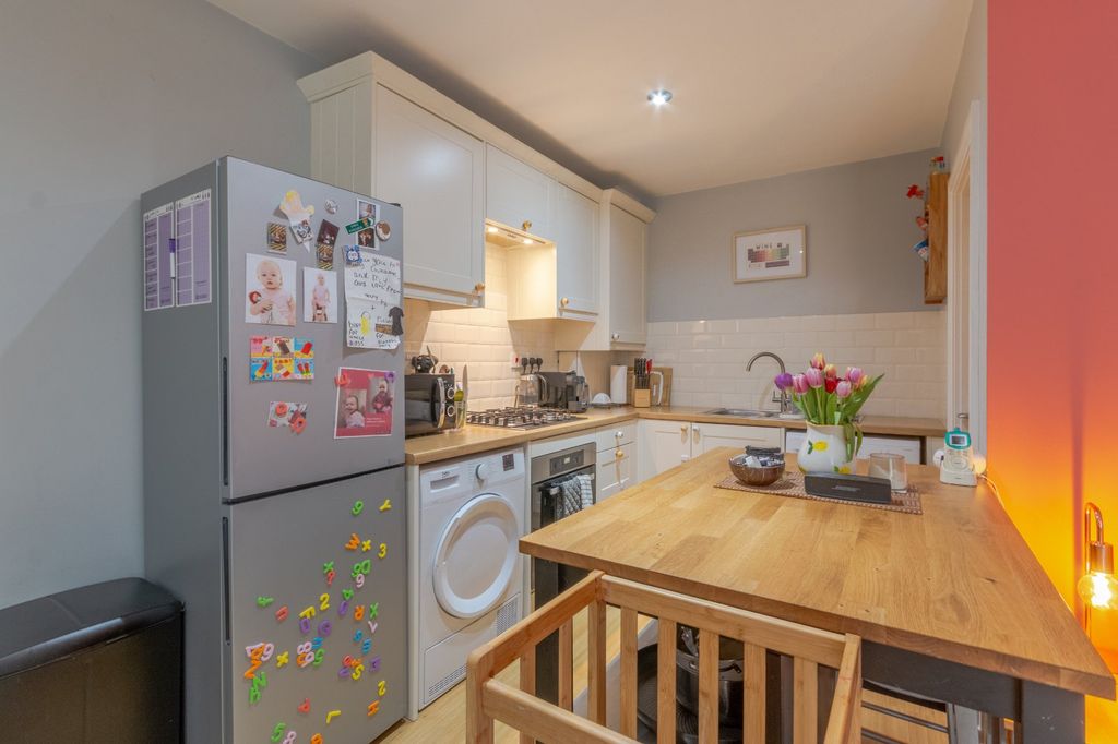 Additional image 4 of 1 bed flat for saleFerrand Lane, Bingley, West Yorkshire BD16