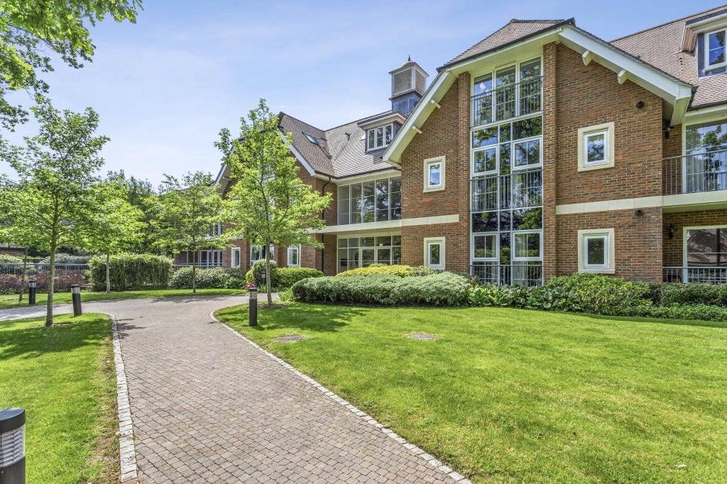 Additional image 12 of 2 bed flat for saleThe Groves, 46 Station Road, Beaconsfield, Buckinghamshire HP9