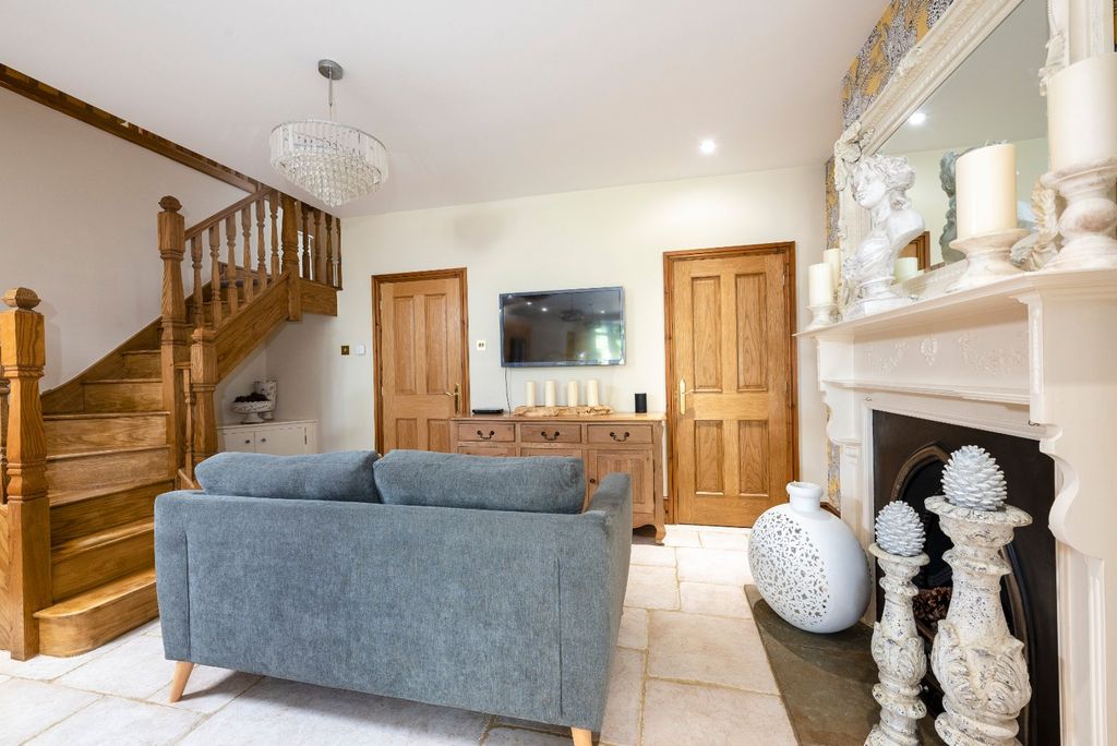 Additional image 6 of 4 bed detached house for saleOverthorpe, Banbury, Oxfordshire OX17