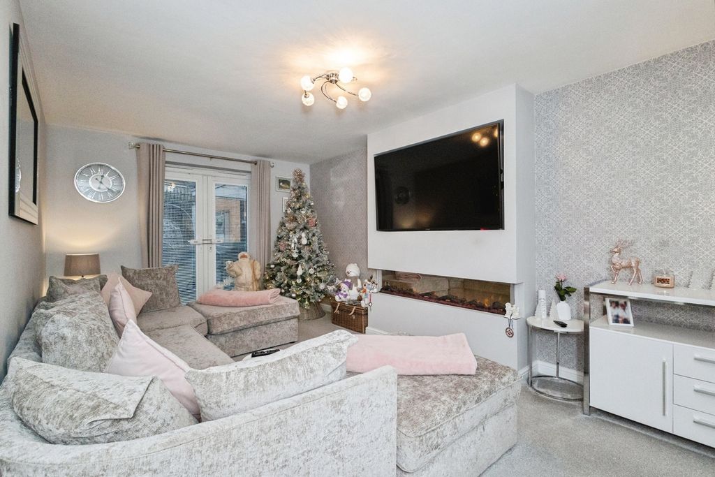 Additional image 3 of 4 bed detached house for saleBaron Avenue, Ashton-Under-Lyne, Greater Manchester OL6
