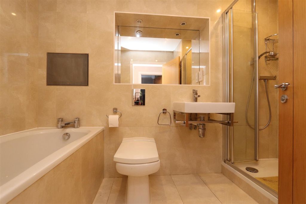 Additional image 10 of 2 bed flat for saleHigh Street, Billericay, Essex CM12