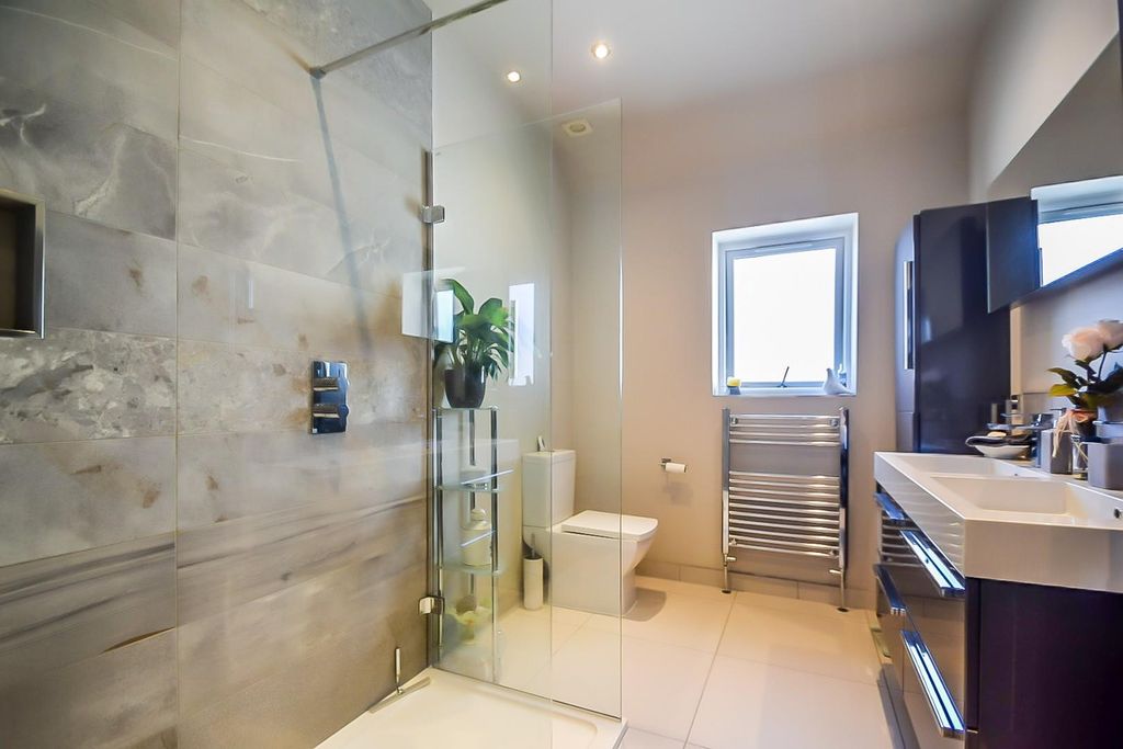 Additional image 24 of 4 bed detached house for saleSt. Marys Road, Benfleet SS7