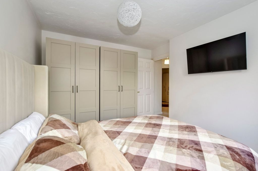 Additional image 8 of 2 bed flat for saleHarlech Road, Abbots Langley WD5