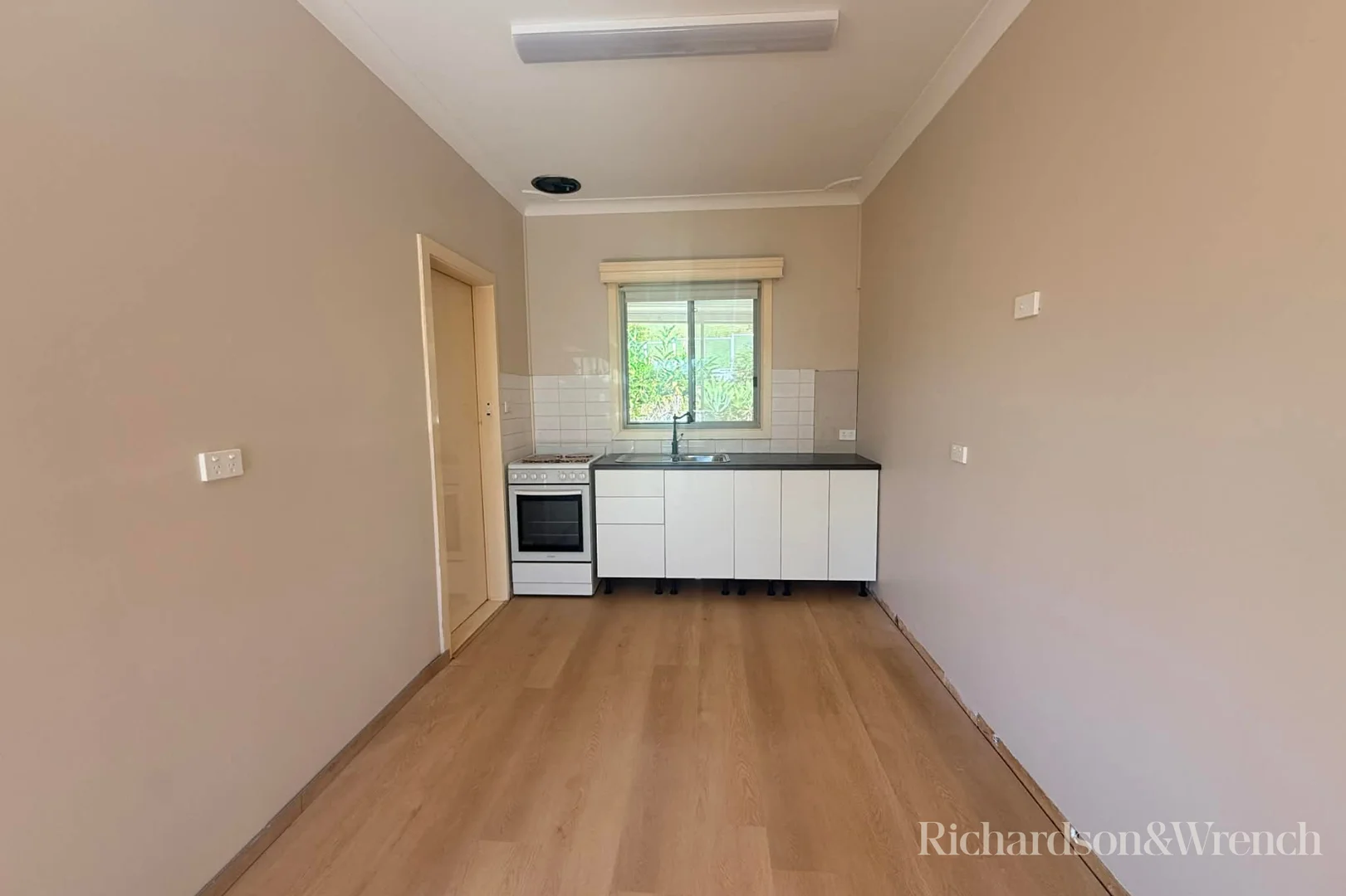 Additional image 4 of 27 Fiona Street, Point Clare NSW 2250