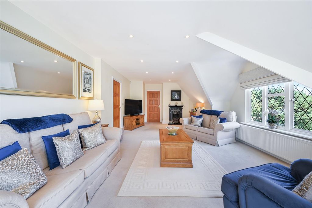 Additional image 20 of 2 bed flat for saleHolly Hill Park, Banstead SM7