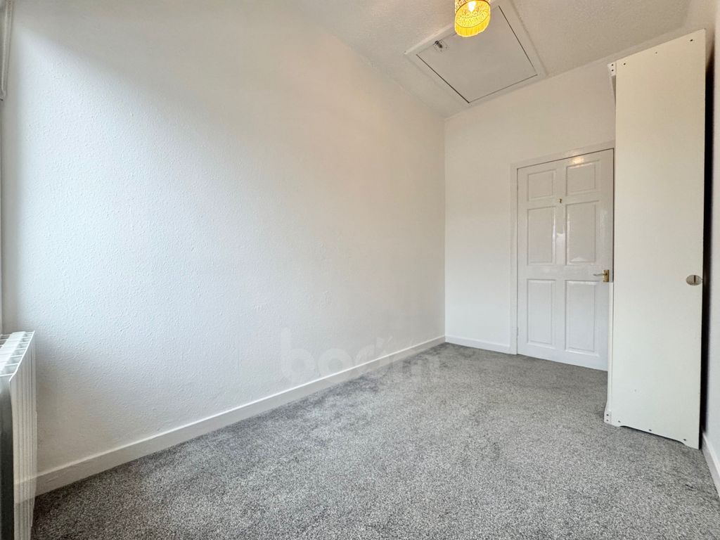 2 bed flat for saleMains Road, Beith KA15 photo 5