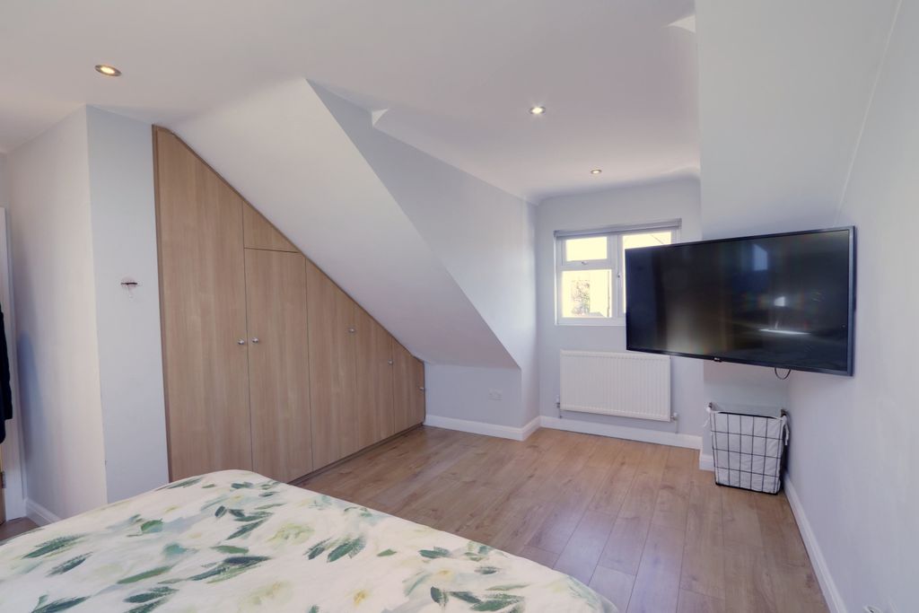 Additional image 16 of 5 bed detached house for sale6 Heathfield, Benfleet SS7