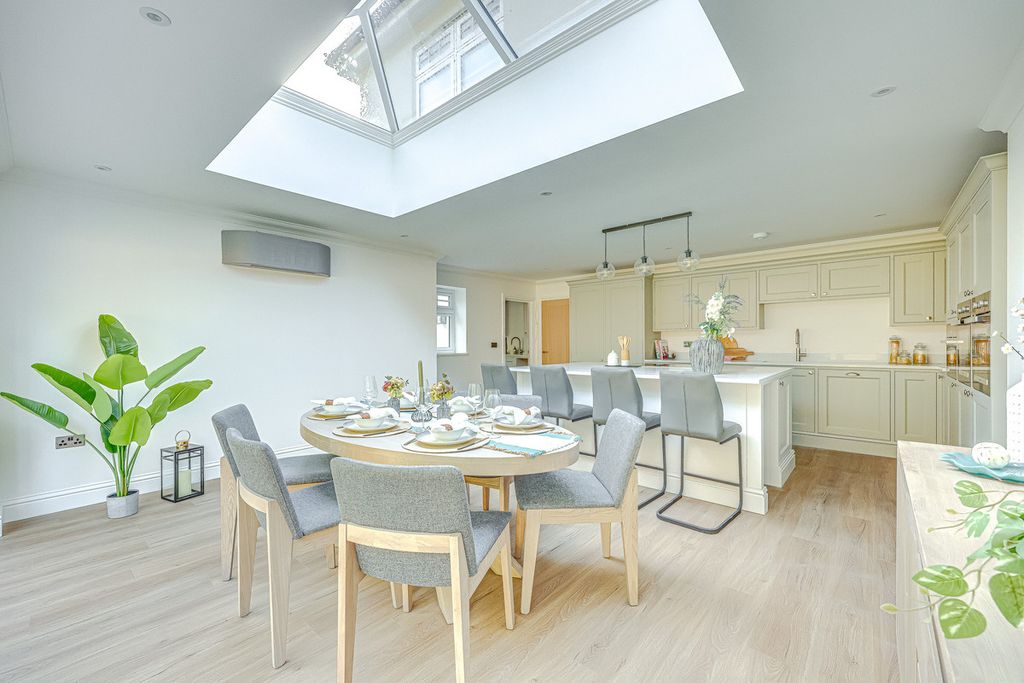 Additional image 15 of 5 bed detached house for saleNashlea Farm, Poors Lane North, Benfleet SS7