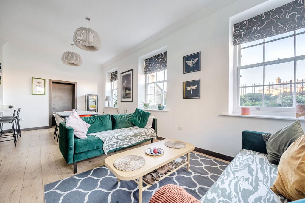 Additional image 14 of 3 bed flat for saleMccarthy Crescent, Wellesley, Aldershot GU11