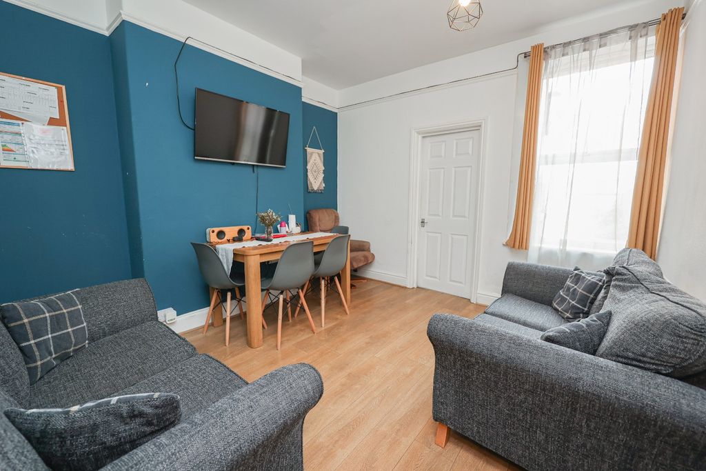 Additional image 2 of 4 bed terraced house for saleScorer Street, Lincoln, Lincolnshire LN5