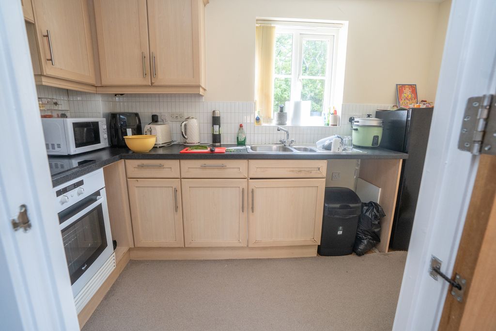Additional image 5 of 2 bed flat for saleLinnets Park, Runcorn WA7