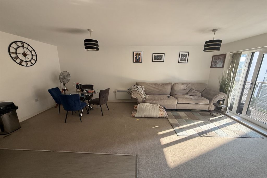 Additional image 2 of 2 bed flat for saleSaxon House DA17