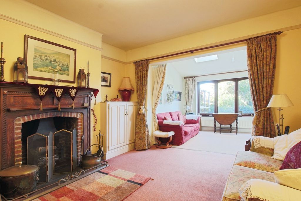 5 bed semi-detached house for saleDriffield Road, Beverley, East Riding Of Yorkshire HU17 photo 4