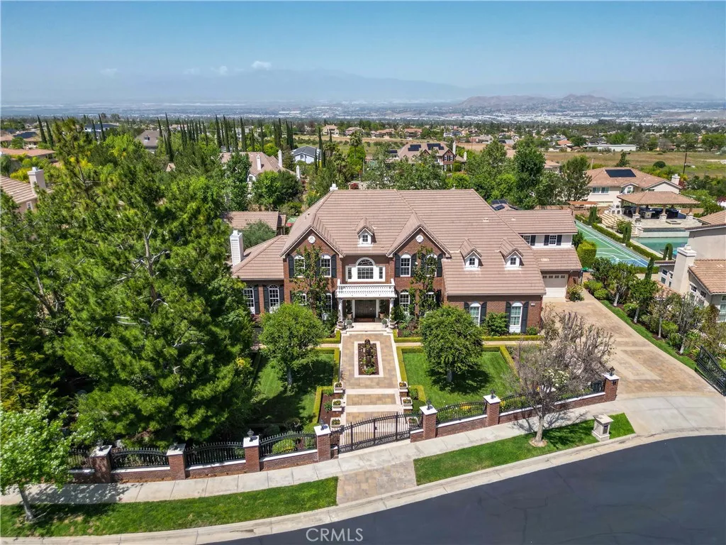 1147 Sandra Cir, Corona, CA 92881 photo 3
