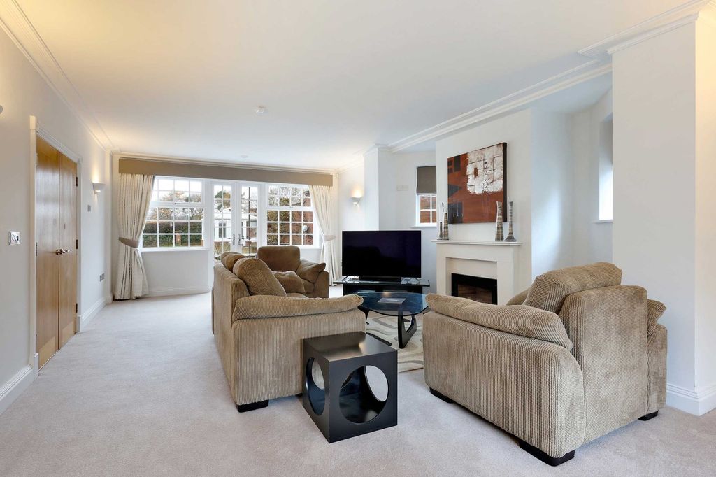 Additional image 9 of 6 bed detached house for salePriests Paddock, Knotty Green, Beaconsfield, Buckinghamshire HP9