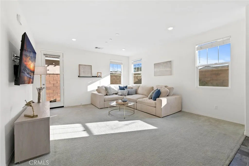 Additional image 40 of 16746 Stags Leap Ln, Fontana, CA 92336