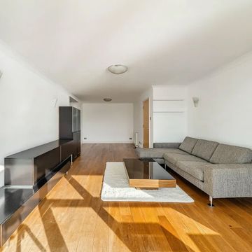 Arnhem Place, London E14