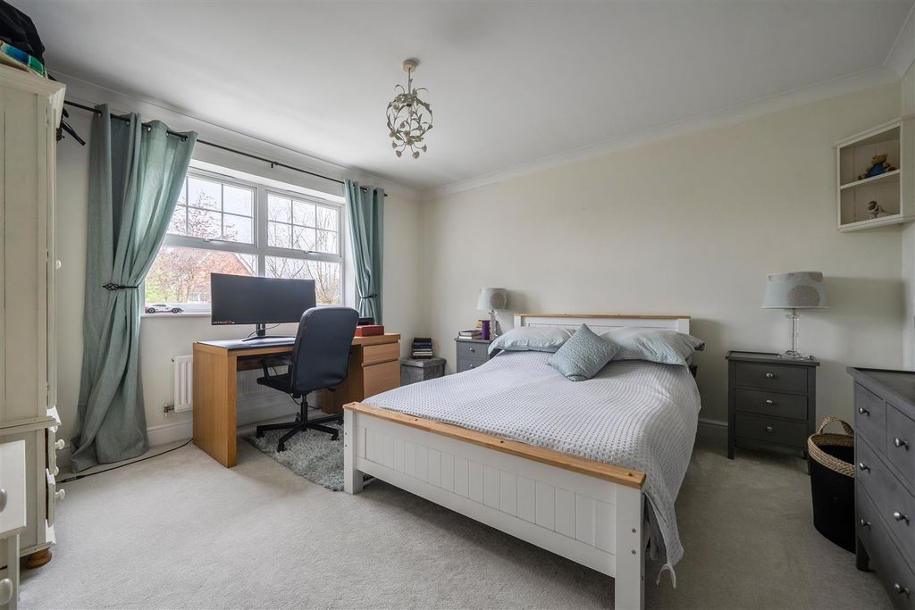 Additional image 16 of 4 bed detached house for saleBarker Close, Arborfield, Berkshire RG2