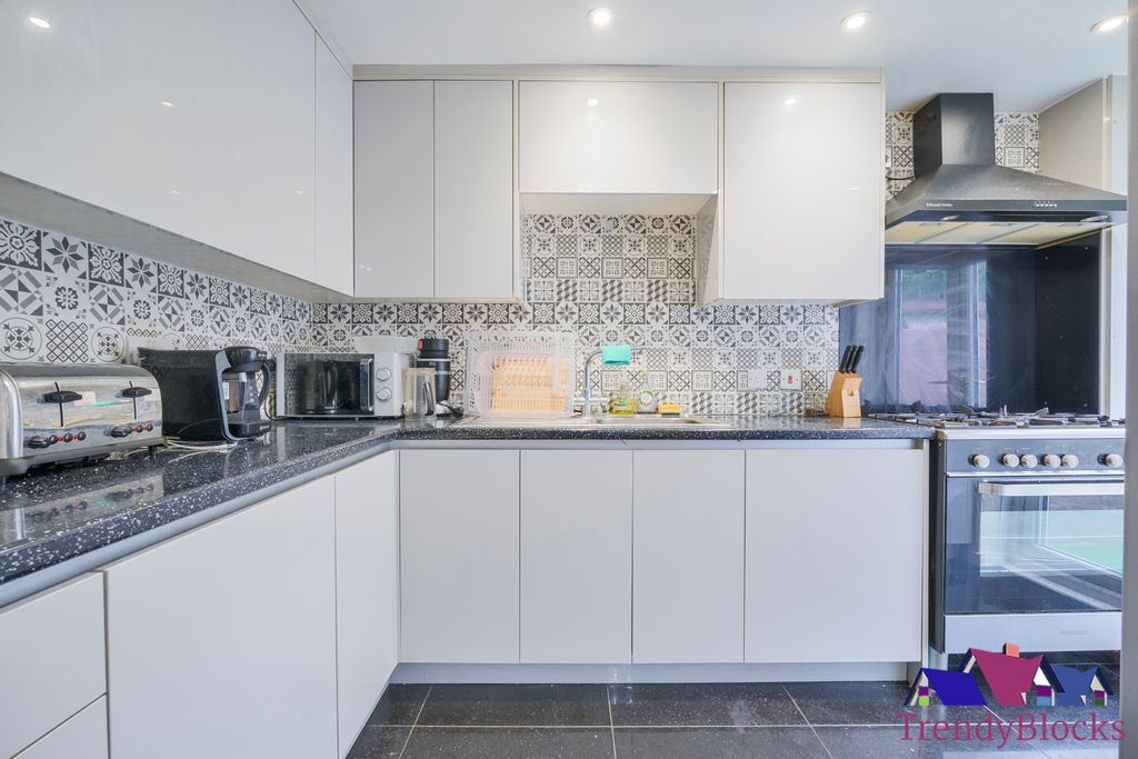 Additional image 8 of 3 bed terraced house for saleHillborough Grove, Chatham ME5