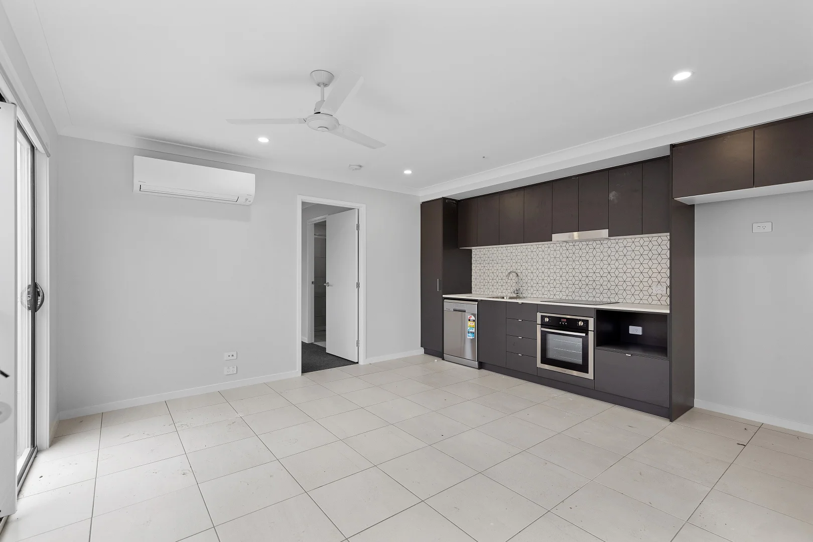 Additional image 2 of 2/50 Bisschop St, Deception Bay QLD 4508