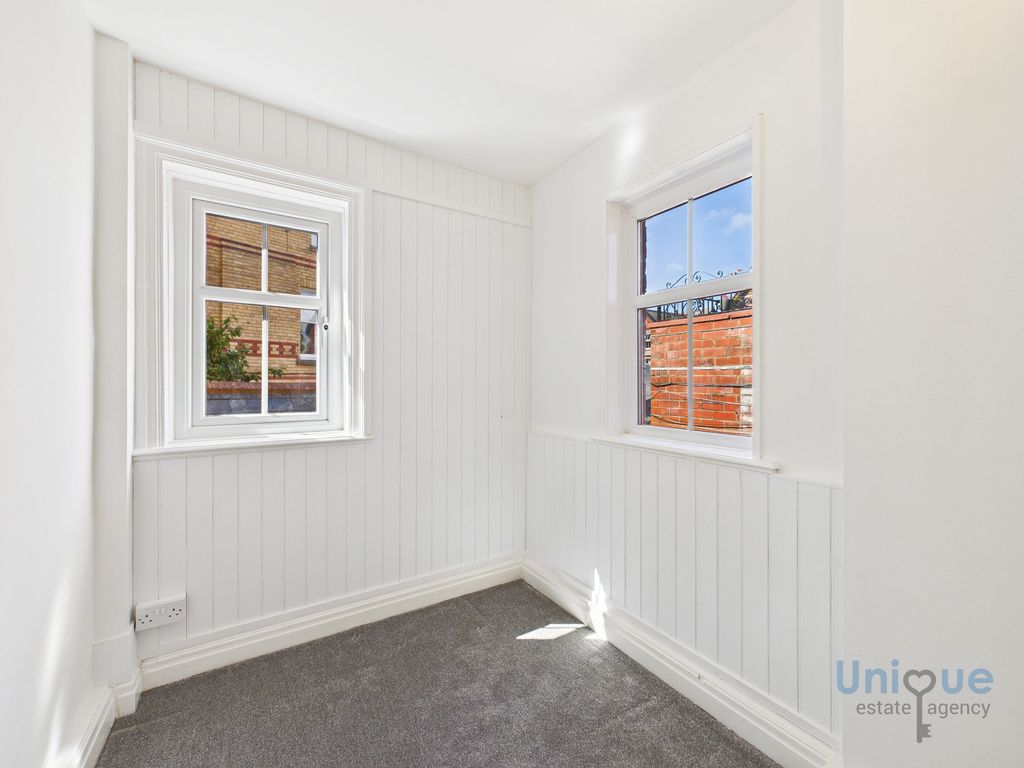Additional image 11 of 2 bed flat for sale2 St. Georges Square, Lytham St. Annes, Lytham St. Annes FY8