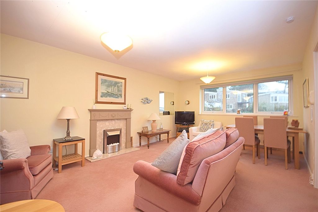 2 bed flat for saleCae Argoed, Aberdyfi, Gwynedd LL35 photo 3