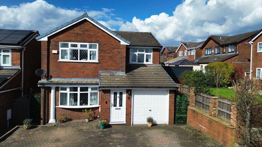 4 bed detached house for saleLincoln Close, Ashton-Under-Lyne OL6