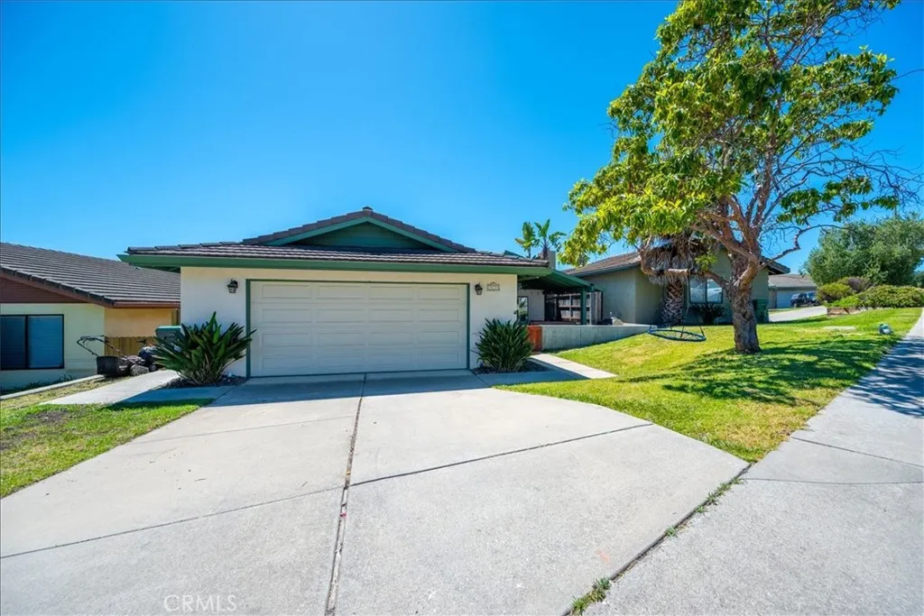 411 Spanish Moss Ln, Arroyo Grande, CA 93420