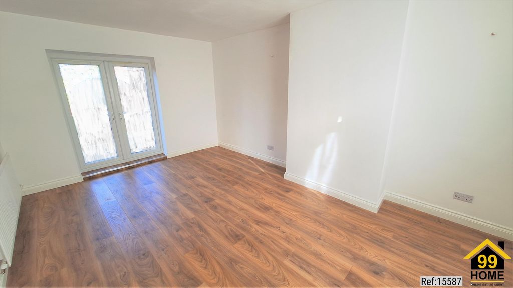 3 bed terraced house for saleStation Crescent, Billingham, Cleveland TS23 photo 3
