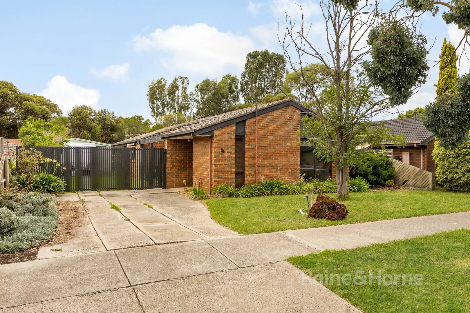 25 Muirfield Drive, Sunbury VIC 3429
