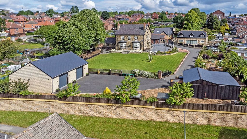 Additional image 3 of 5 bed property for saleBroad Street, Hoyland, Barnsley S74
