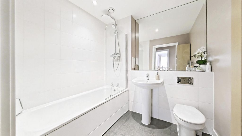 Additional image 11 of 2 bed flat for saleLittle Brights Road, Belvedere DA17