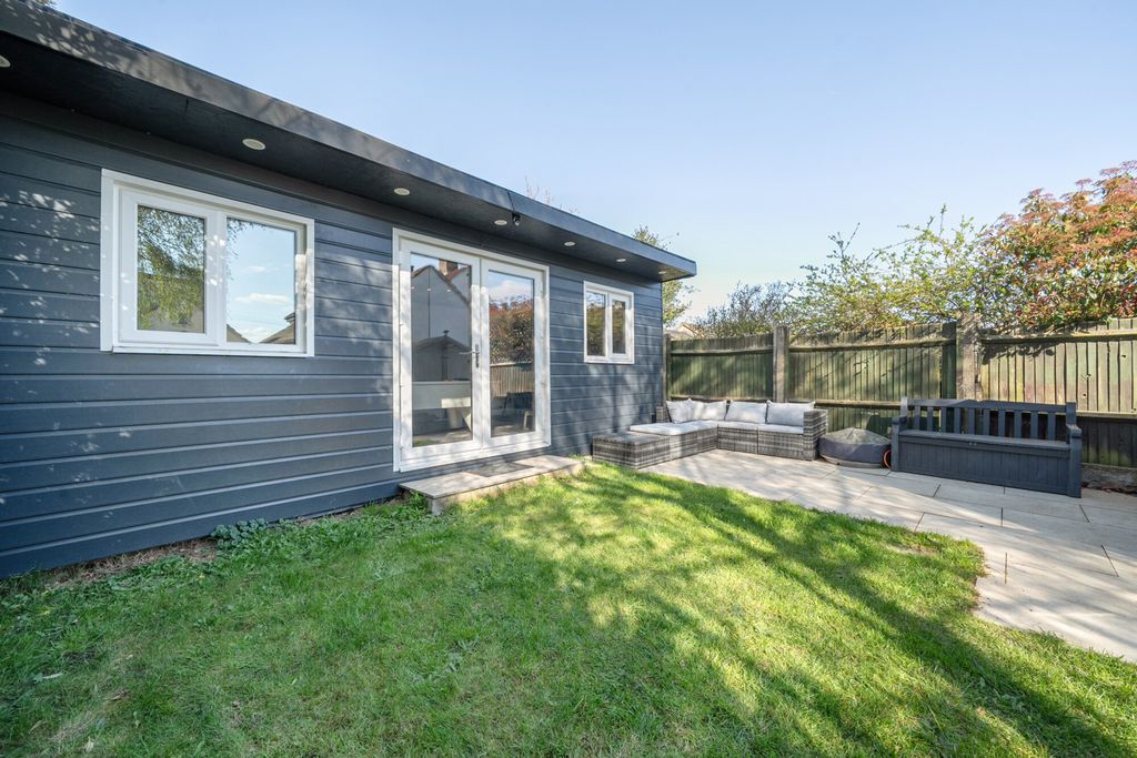 Additional image 12 of 4 bed semi-detached house for saleGlynde Road, Bexleyheath DA7
